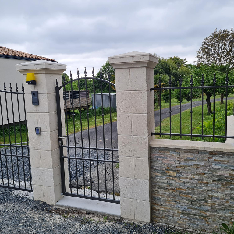 Portillon avec grille
