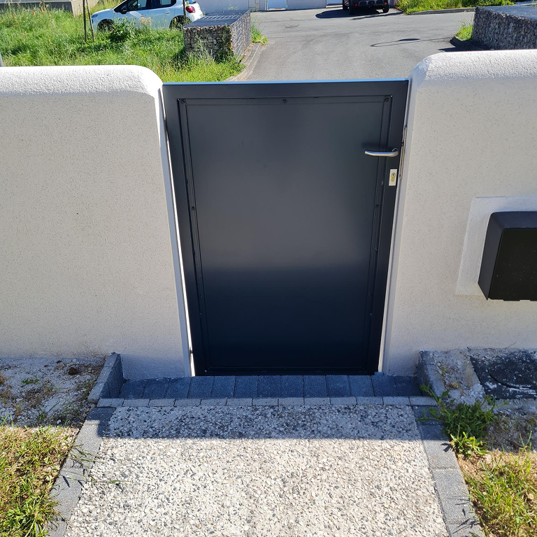 Portillon sur-mesure noir